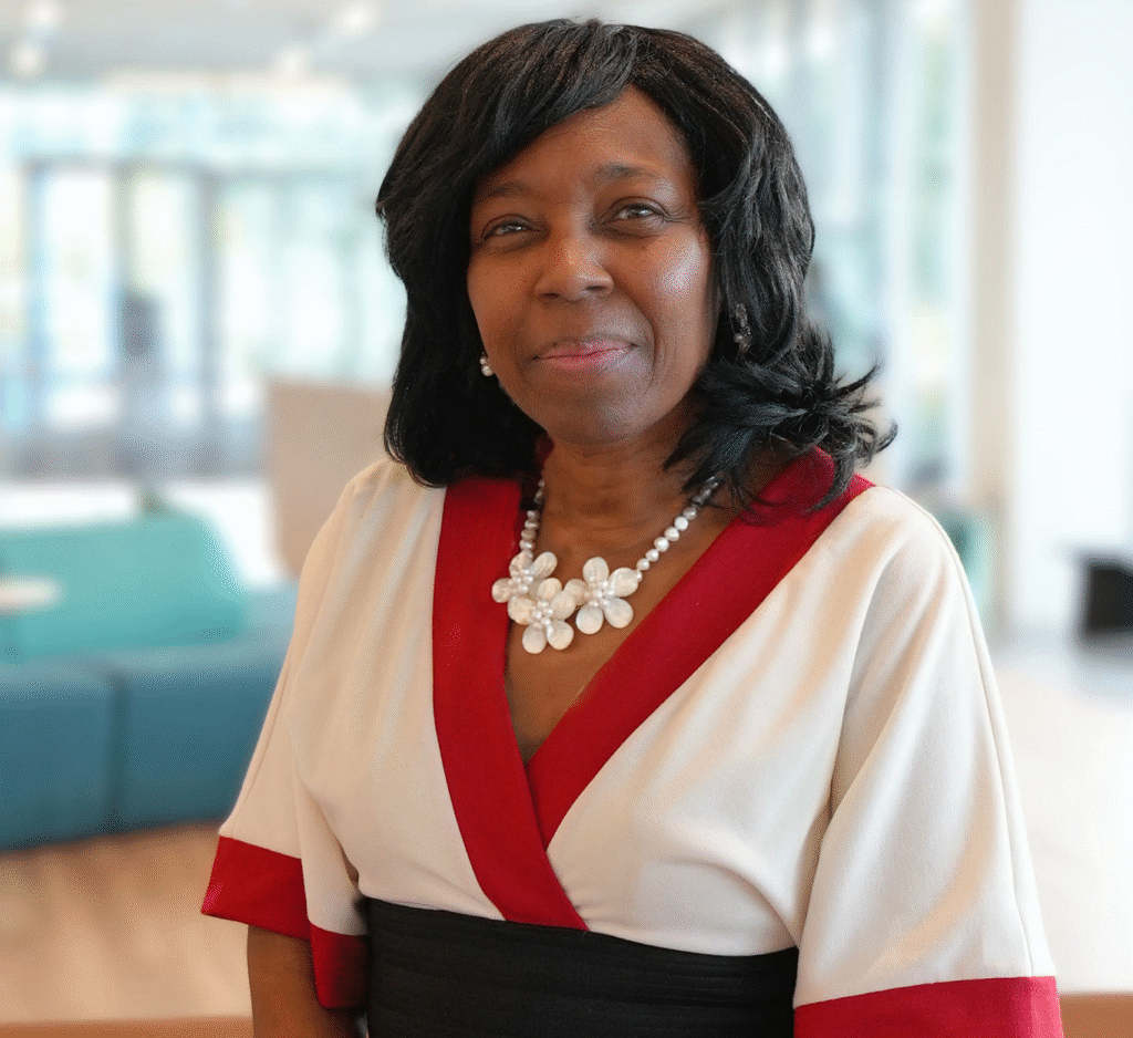 Leslie Johnson, Deputy County Manager of Mecklenburg, earns $332,342 in 2025.